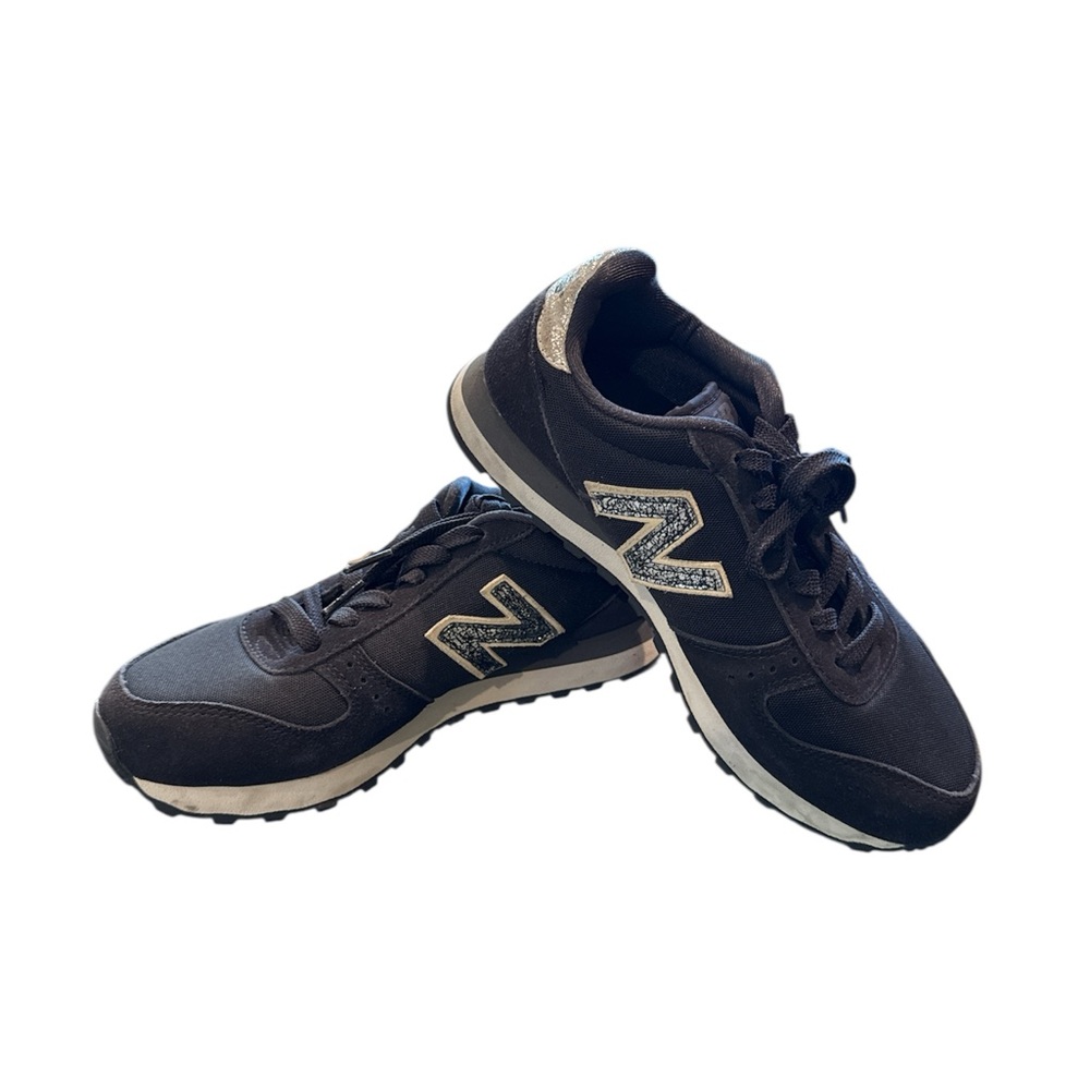 New Balance 311 Classic Women’s Black Suede Sneakers with silver N logo size 6.5